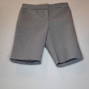NWT Chic Ann Taylor Black White Bermuda Shorts Size 6